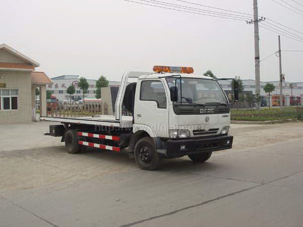 東風(fēng)多利卡清障車